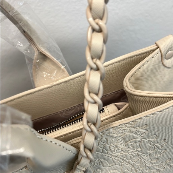 Betsey Johnson | Skull & Floral Embossed Tote w/Wallet - Picture 15 of 15